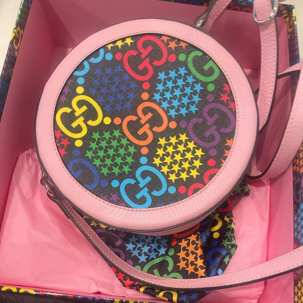 Gucci   Round psychedelic shoulder bag original box and dust bag